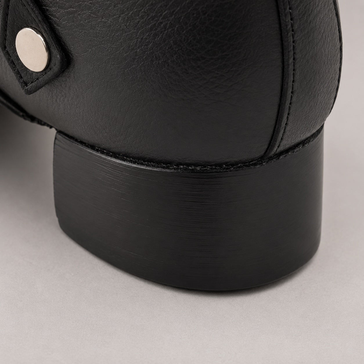 Close-up heel detail of Antonio Pacelli essential beginner jig shoe