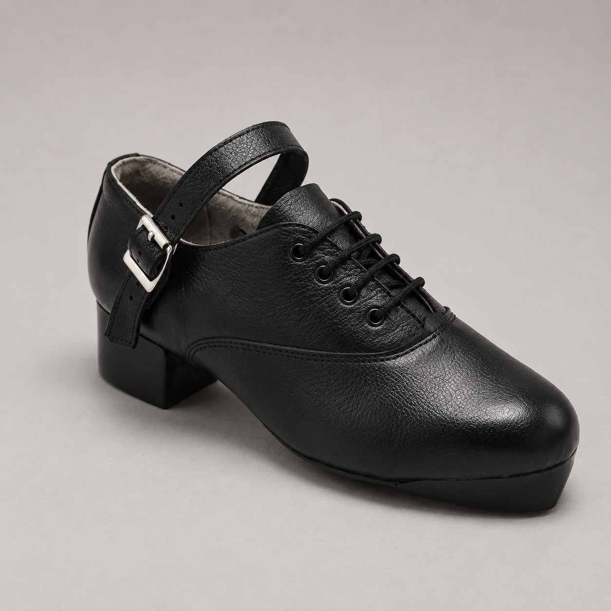 Antonio Pacelli essential beginner jig shoe angled side view