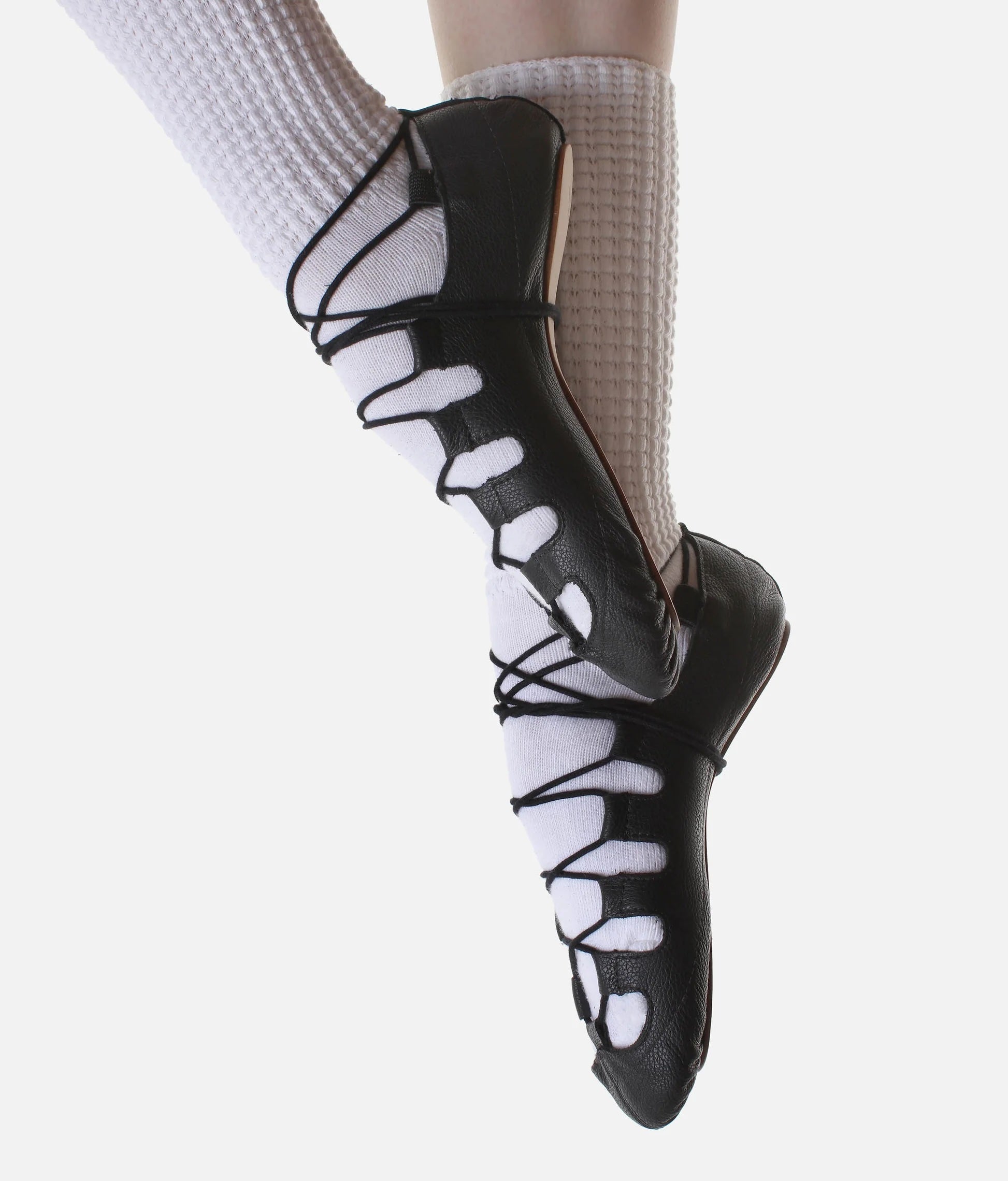 Goleen Irish dancing pumps adult black leather full sole side view worn