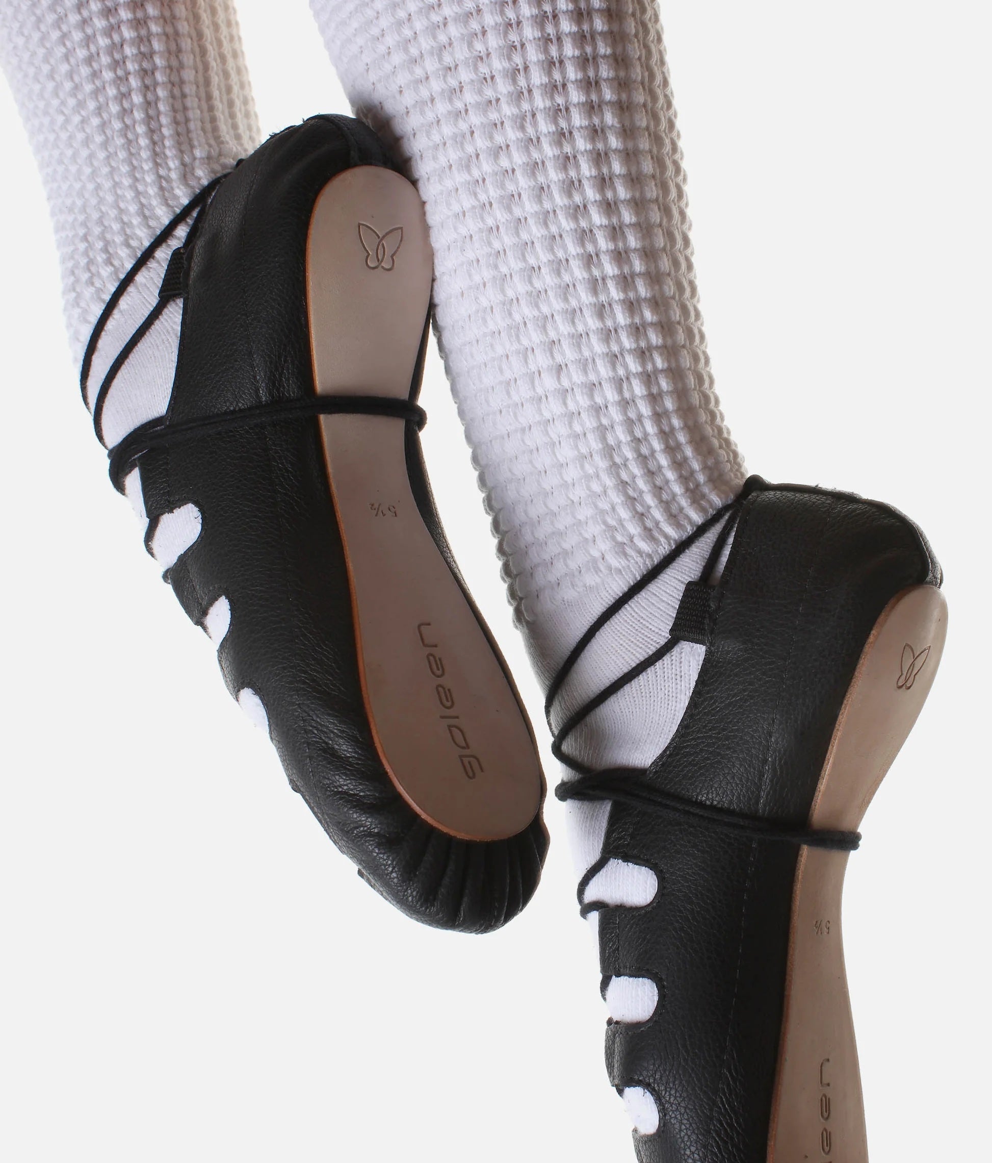 Goleen Irish dancing pumps for children black full sole side angle view worn