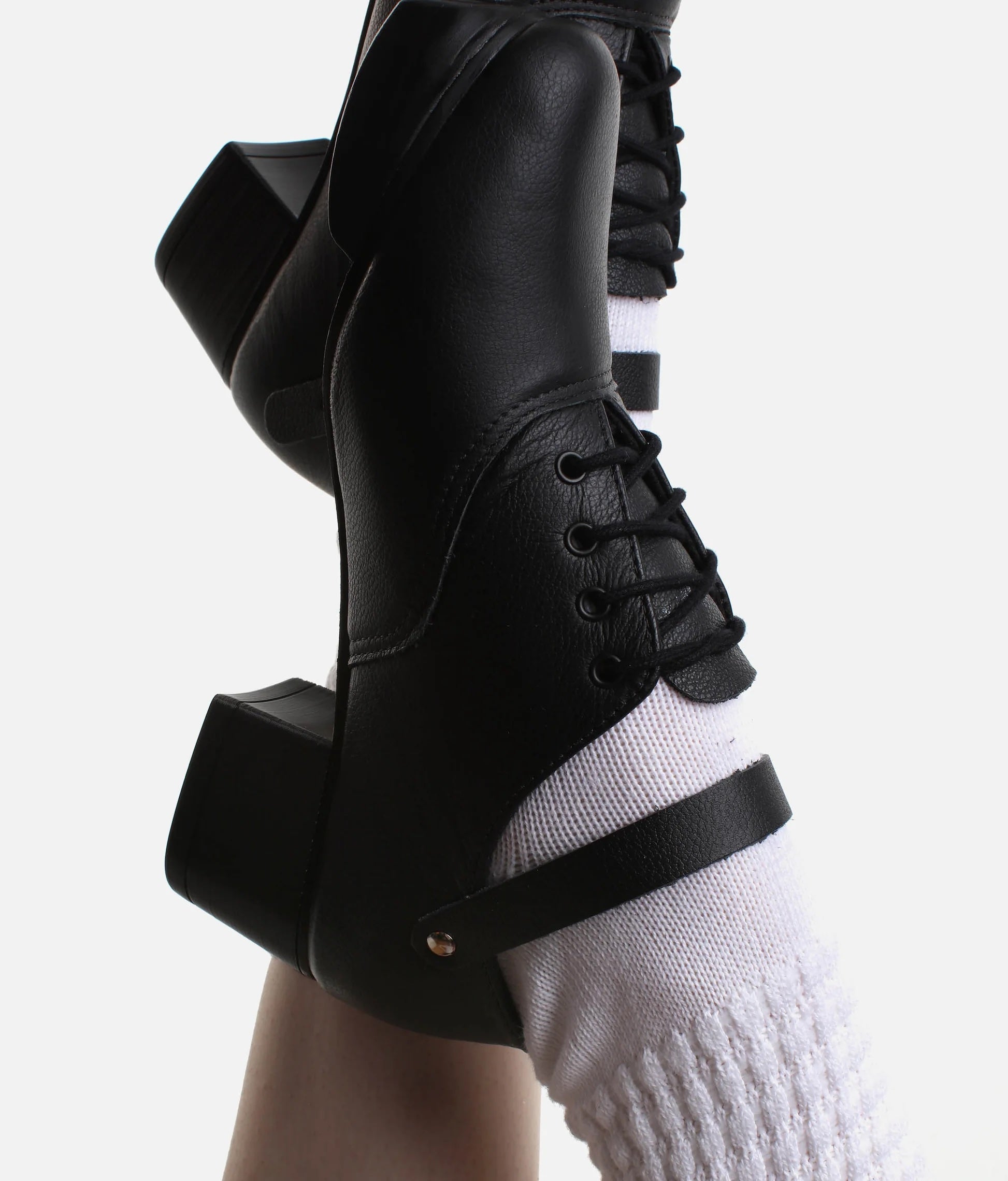 Goleen GL50 jig shoes pair worn side view