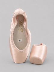 Merlet Belle pointe shoes platform detail showing box shape and interior branding on light grey background